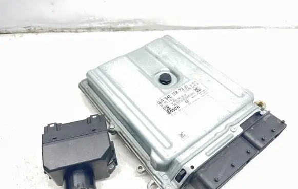 Mercedes-Benz S W221 Engine ECU kit and lock set 2215450708 A6421507391