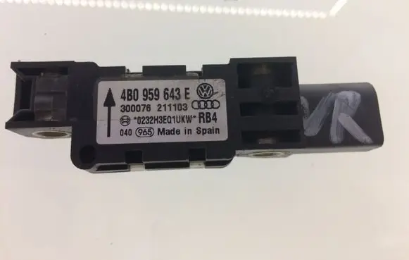 Audi A8 S8 D3 4E Airbag deployment crash/impact sensor 4B0959643E