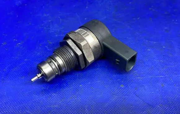 Audi A3 S3 8P Fuel pressure sensor 057130764H 29305239 0281002859