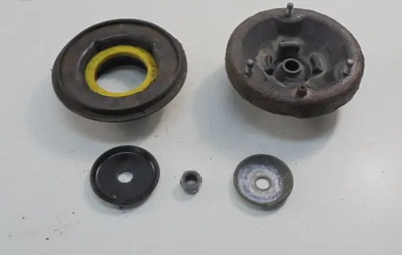 BMW X5 E53 Front coil spring rubber mount 1096311