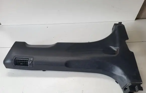 Hyundai Santa Fe Pillar (middle) 858362W100
