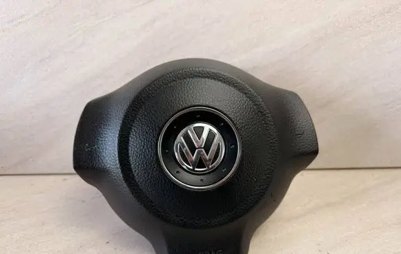 Volkswagen Jetta VI Steering wheel airbag 1KM880201