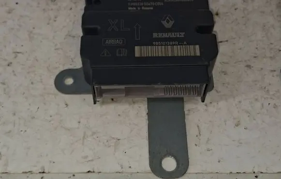 Renault Clio IV Airbag control unit/module 985101389R