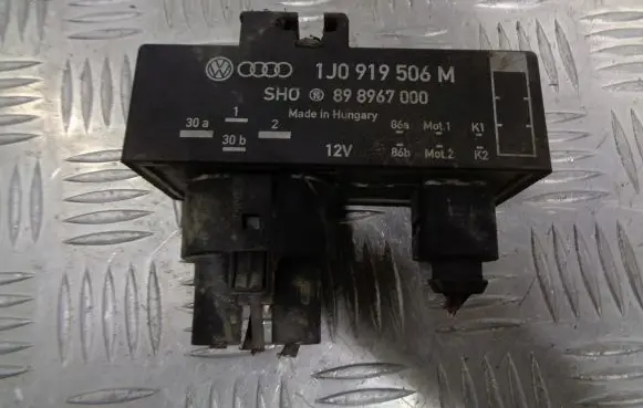 Seat Ibiza III (6L) Coolant fan relay 1J0919506M
