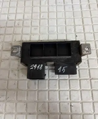 Renault Scenic III - Grand scenic III Glow plug pre-heat relay 8200558438A