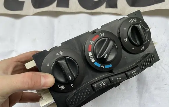 Mercedes-Benz A W168 Climate control unit A1688300485 1688300485