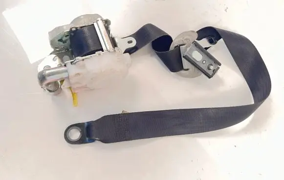 Lexus IS 220D-250-350 Front seatbelt J090331