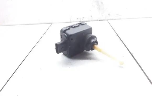Chrysler Voyager Headlight level adjustment motor 4676678 0307852330