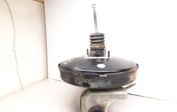 Volkswagen PASSAT B6 Brake booster 3C1614105AH