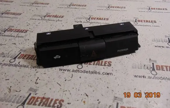 Toyota Corolla Verso AR10 Hazard light switch 153965