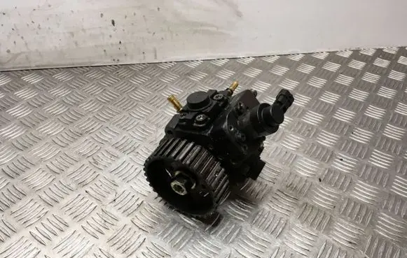 Ford Focus Fuel injection high pressure pump 0445010102 9656300380A