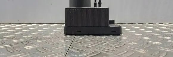 Mercedes-Benz C W203 Central locking vacuum pump 2038000048 0132006365
