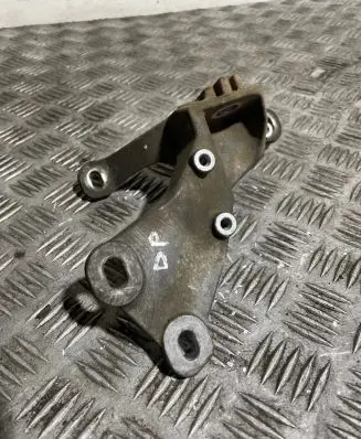 Audi A8 S8 D4 4H Gearbox mounting bracket 4H0399114E