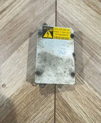 Mercedes-Benz E W211 Headlight ballast module Xenon 5DV00829000 18100203022157