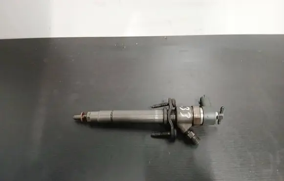 Volvo XC90 Fuel injector 0445110070 30777313