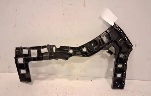 Rear bumper mounting bracket