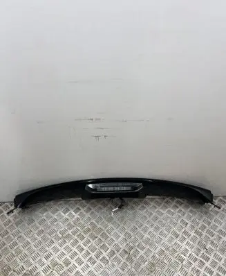 Tailgate/trunk spoiler