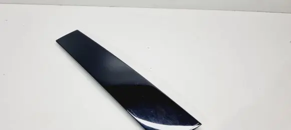 Peugeot 5008 II Front door trim (molding) 9811261080