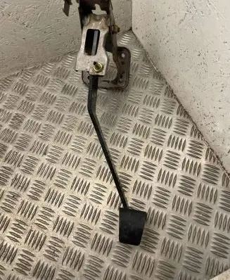 KIA Sorento Brake pedal