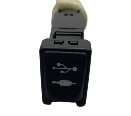 Toyota GT 86 USB socket connector 86257CA000 160326157169