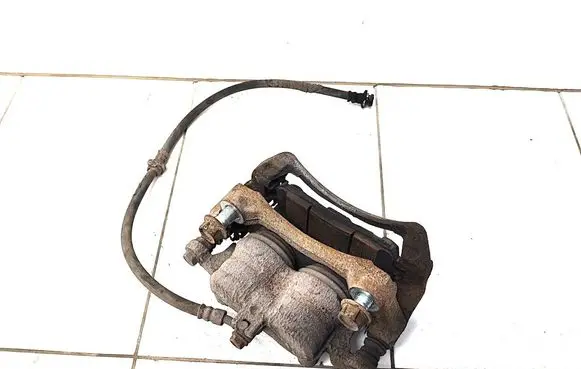 Nissan Leaf II (ZE1) Front brake caliper 