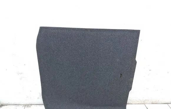 Trunk/boot floor carpet liner