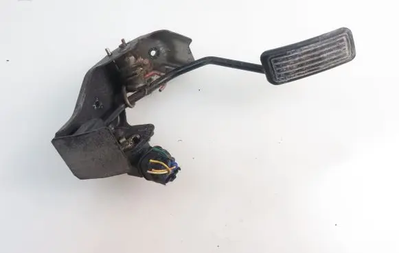 Toyota Corolla E120 E130 Accelerator throttle pedal 1983003010 8928147010