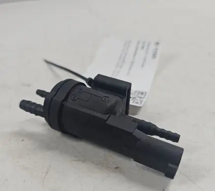 Mercedes-Benz C W203 Valve vacuum 0025401497