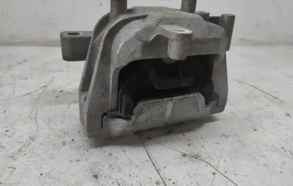 Skoda Octavia Mk2 (1Z) Engine mount bracket 1K0199262CN