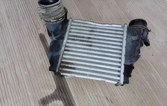 Skoda Octavia Mk1 (1U) Intercooler radiator 1J0145803S 872885U