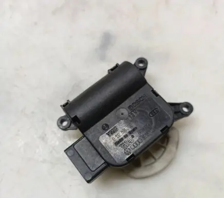 Audi A4 S4 B6 8E 8H Air flap motor/actuator 0132801302 8E1820511C 663827HC