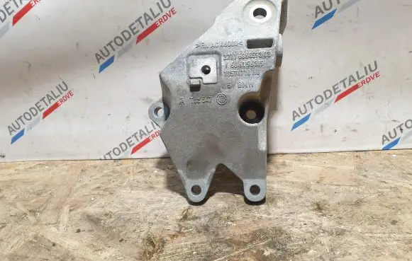 BMW 5 G30 G31 Engine mounting bracket 6864593 22116864593
