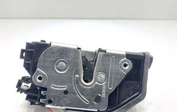 BMW 3 GT F34 Front door lock A053702