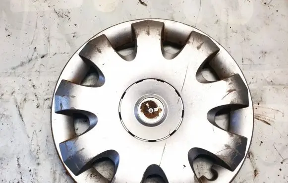 Skoda Octavia Mk2 (1Z) R15 wheel hub/cap/trim 1z0601147a