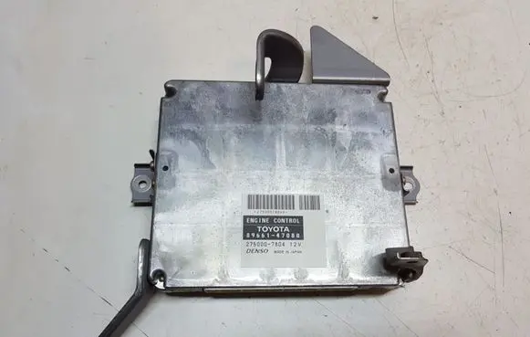 Toyota Prius (XW20) Engine control unit/module 8966147080 2750007804