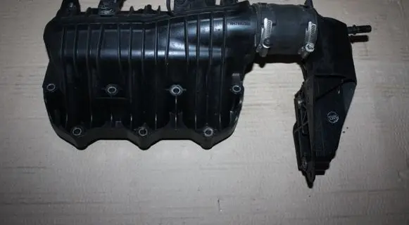 Ford Focus ST Intake manifold 1047092S01