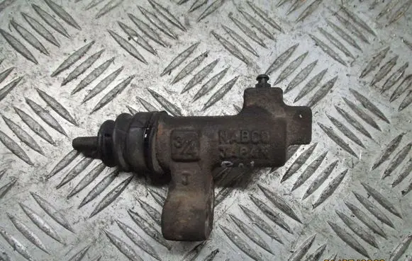 Nissan Primera Clutch release bearing slave cylinder 