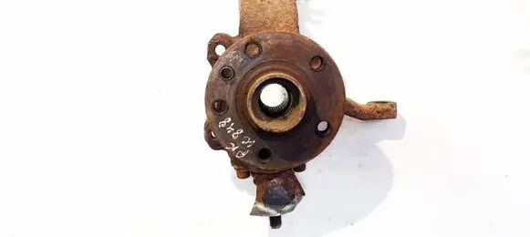 Seat Alhambra (Mk1) Front wheel hub 