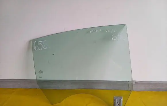 Volkswagen PASSAT CC Rear door window glass