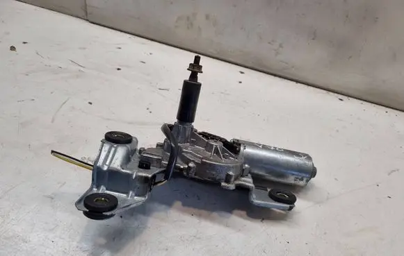 Volvo V70 Rear window wiper motor 0390201558 9154525