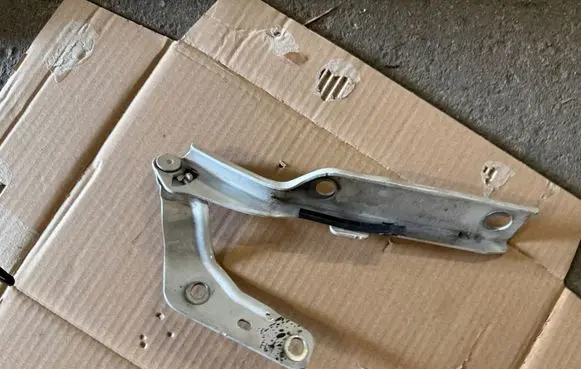 Seat Leon IV Engine bonnet/hood hinges 5FA823301