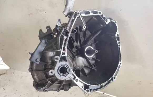 Nissan Qashqai Manual 6 speed gearbox 8200793334
