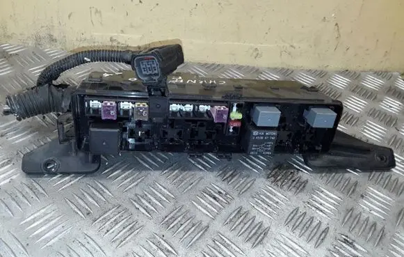 KIA Carnival Fuse module NOCODE