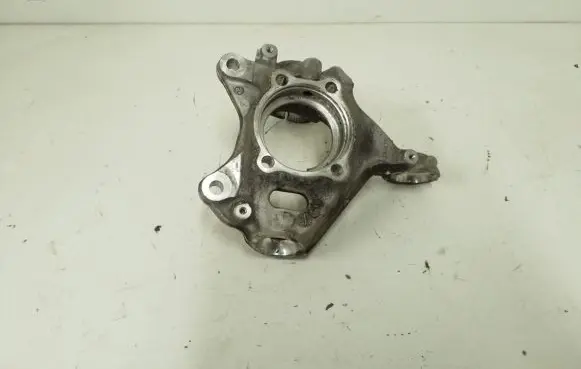 Front wheel hub spindle knuckle