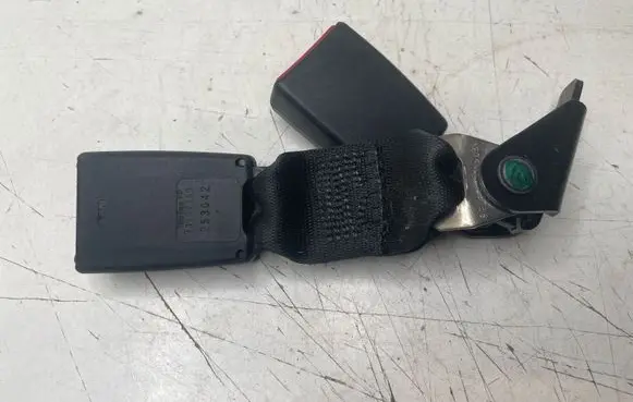BMW X5 E53 Rear seatbelt buckle 33002618B