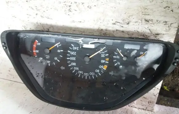 Mercedes-Benz E W210 Speedometer (instrument cluster) 11000I898002