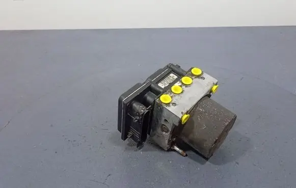Toyota Avensis Verso ABS Pump 0265800313