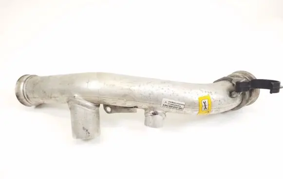 Coolant pipe/hose