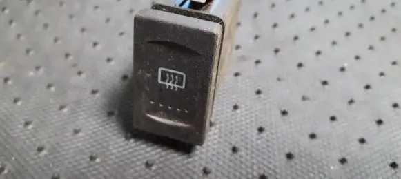 Volkswagen PASSAT B5 Windscreen/window heater switch 3b0959621c