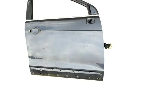 Chevrolet Captiva Front door